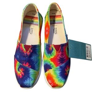 Rainbow tie dye Pride TOMS slip on shoes sneakers NWT